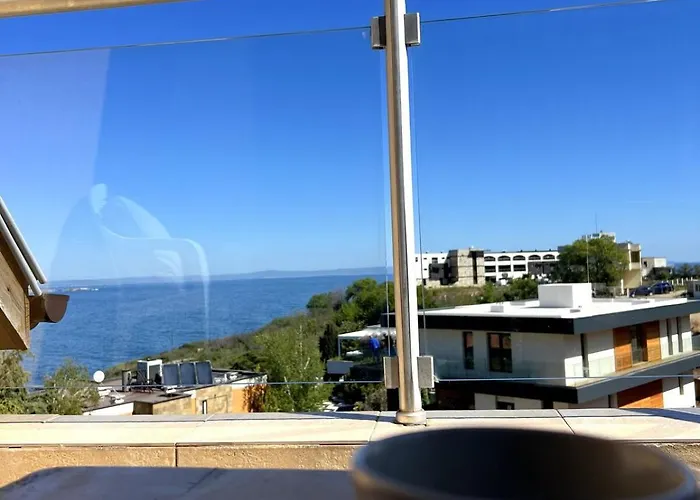 морска идилия Daire Burgaz